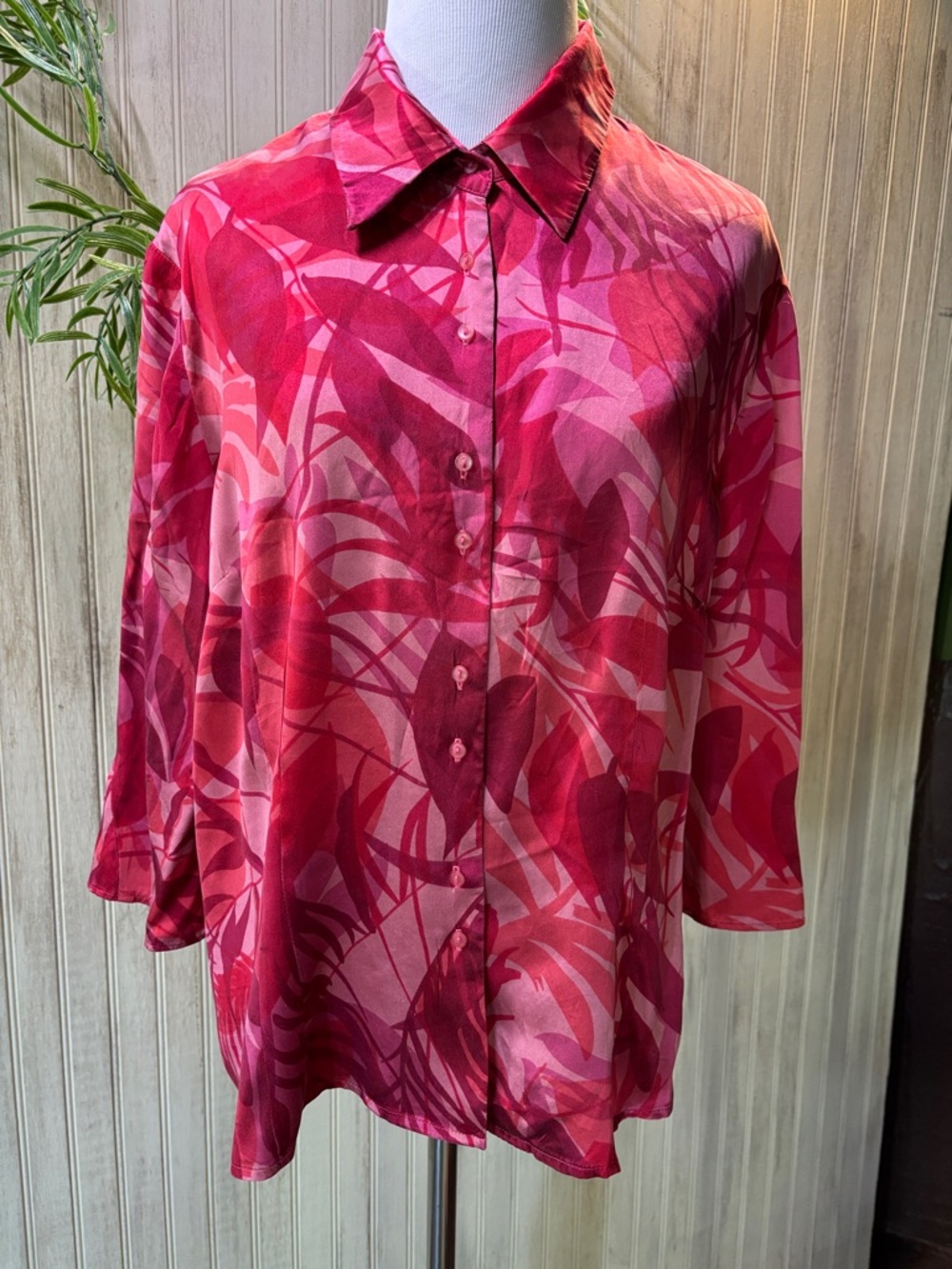 Ice Silk Pink and Magenta Button-Down Shirt, 3/4 Sleeves, Fitted, size 14, EUC